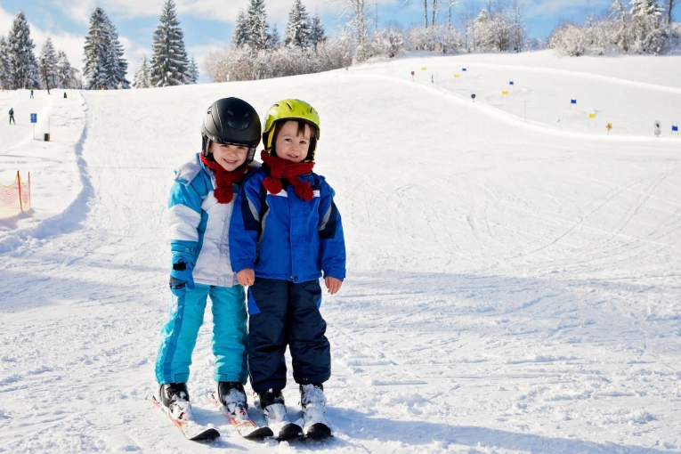 kids skiing lessons