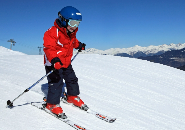 toddler skiing