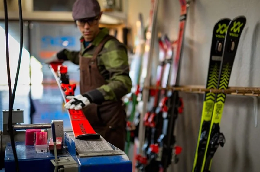 ski maintenance ski maintenance