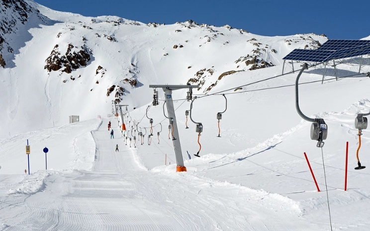 T-bar lift T-bar lift