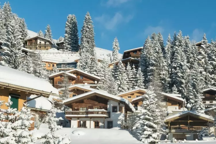 winter season jobs with housing