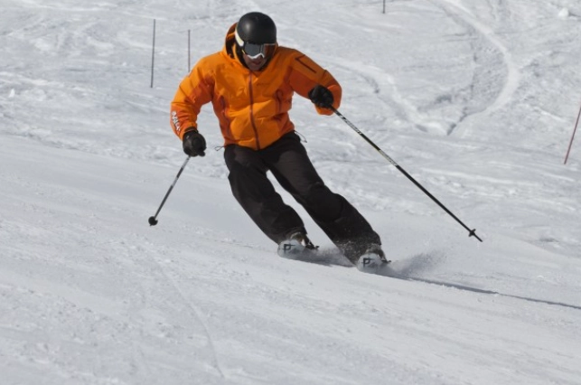 parallel turn skiing