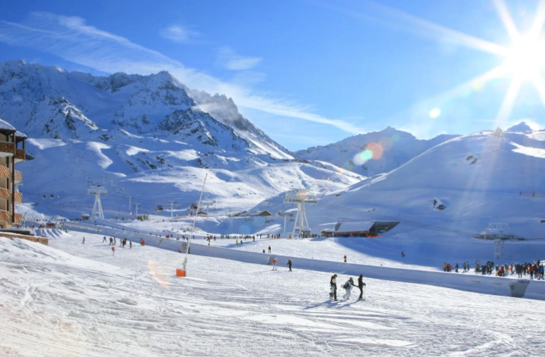 ski resort jobs with housing