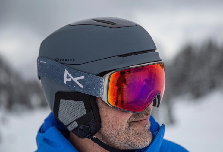 how to size a child ski helmet