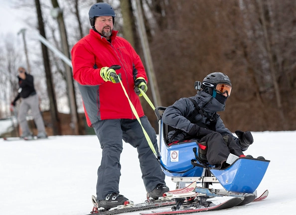 learn to ski with a disability learn to ski with a disability
