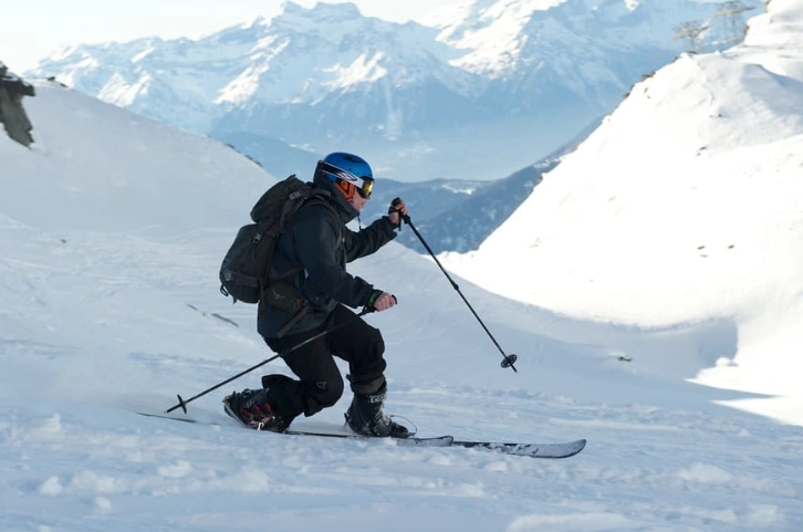 ski touring vs telemark