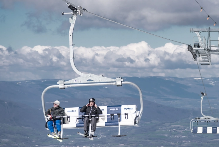 how to use a ski chairlift