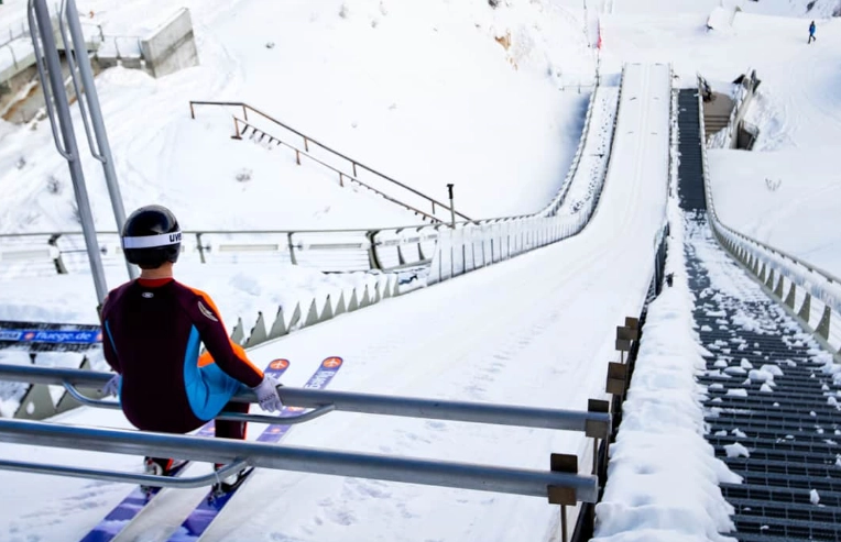 How does a ski jump work How does a ski jump work