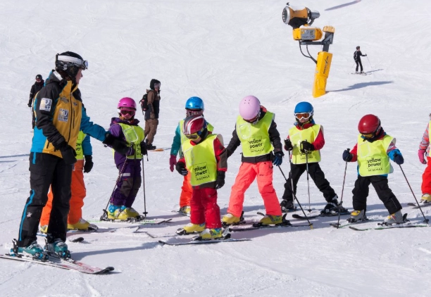 is skiing hard to learn