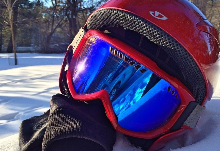 how to choose a ski helmet how to choose a ski helmet