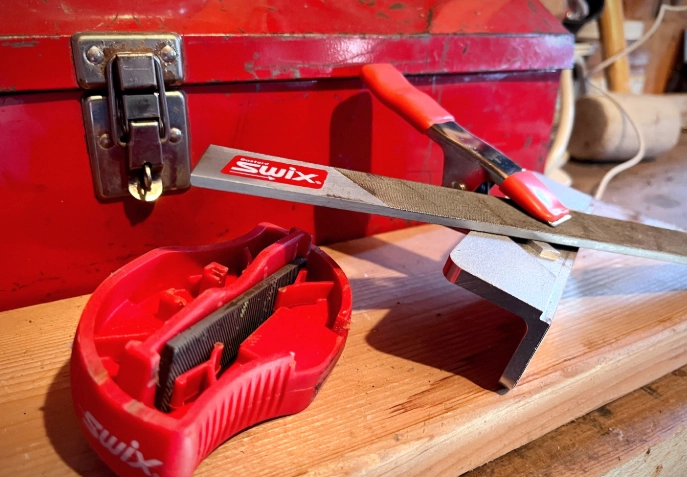 DIY ski maintenance DIY ski maintenance