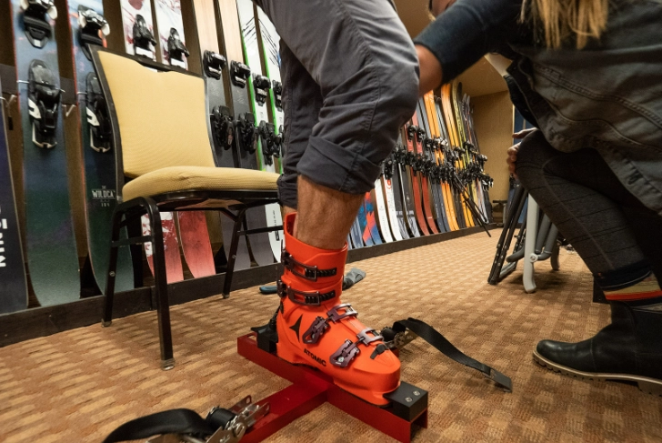how to fit ski boots