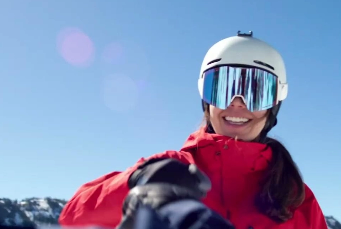 how to stay hydrated skiing