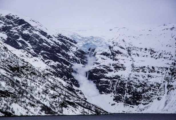 how to avoid avalanches