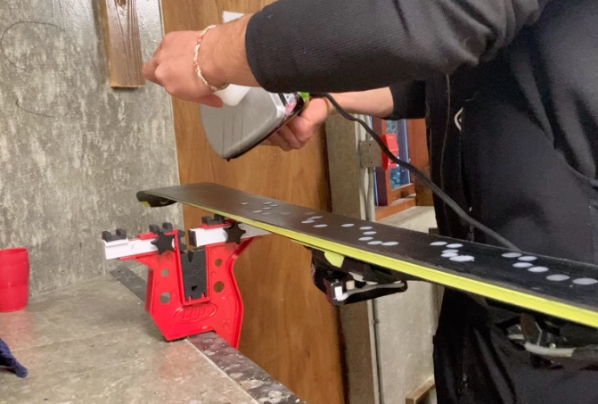 how to wax skis