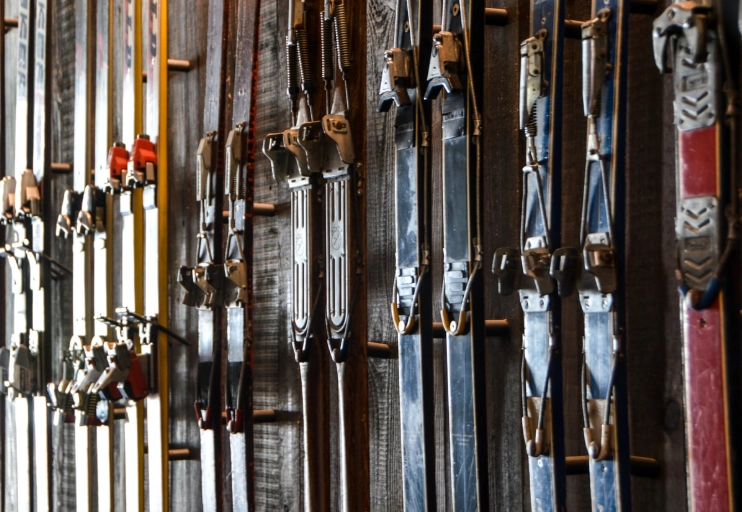 how to store skis long term