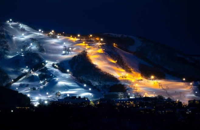 ski resorts open at night
