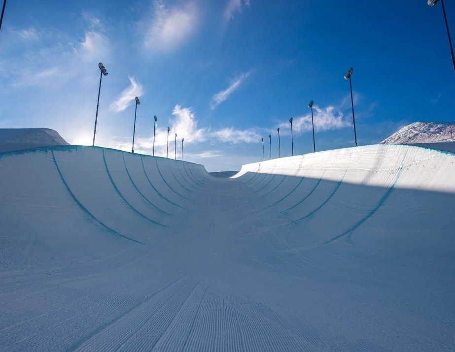ski halfpipe ski halfpipe
