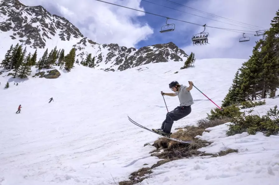 spring vs winter skiing