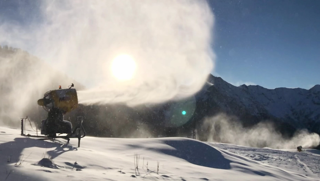 artificial snow machine artificial snow machine