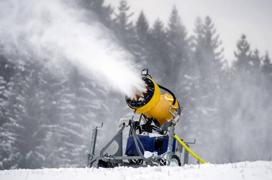 artificial snow machine artificial snow machine